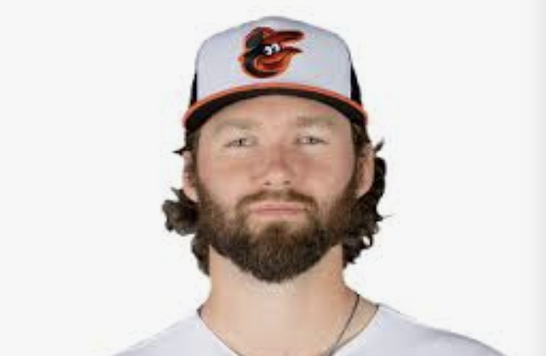 Young back to the rescue for Birds in frigid Chicago