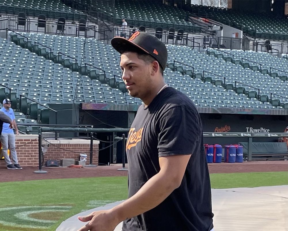 So what's really going on with Samuel Basallo and availability?